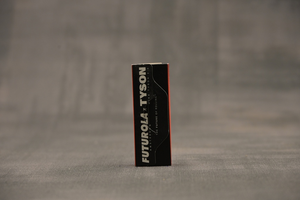 Futurola - Tyson 2.0 - Unbleached 1 1/4 Size + Tips
