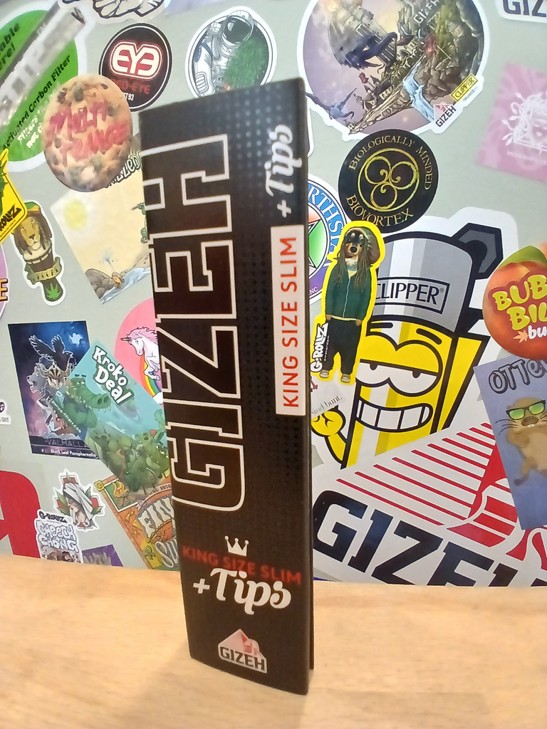 GIZEH BLACK King Size Slim + Tips